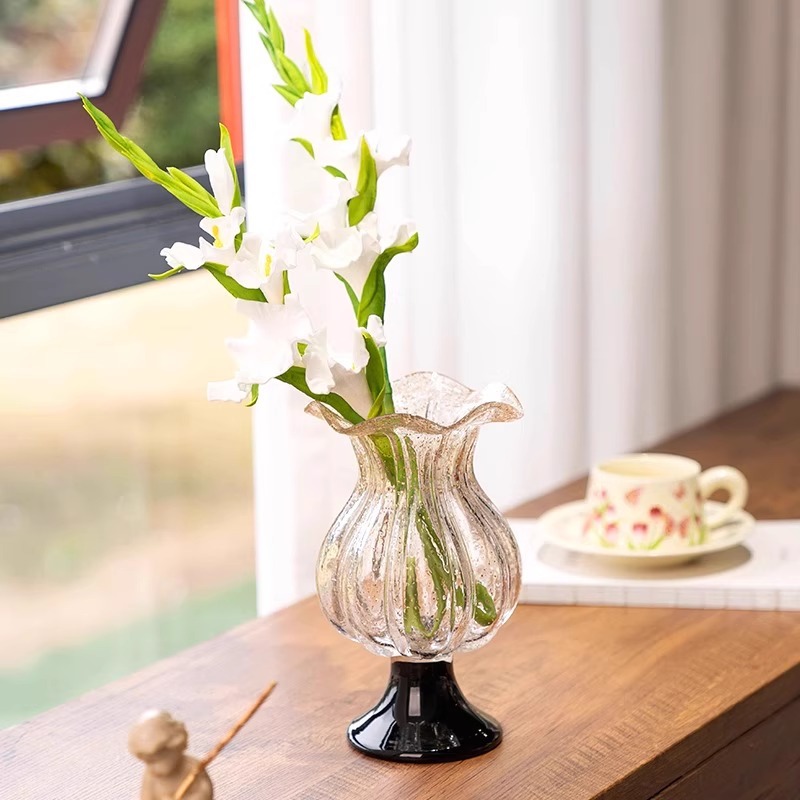 लक्जरी सुन-फ्लेक्ड भिन्टेज-शैली अग्लो गिलास फूलदान
